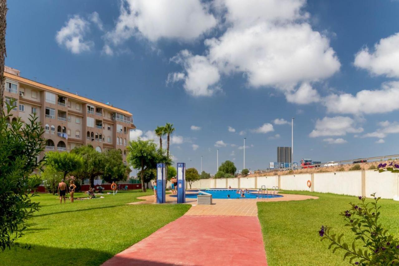 Apartamentos Villa Madrid Torrevieja Exteriér fotografie